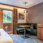 Jaeger Hotel