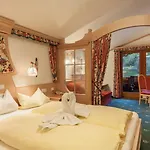 Jaeger Hotel