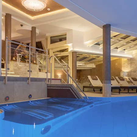 Jaeger Hotel 4*